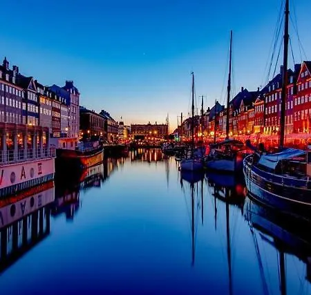 Walk To Tivoli - Vaernedamsvej Cafes - Hidden Gem Appartement