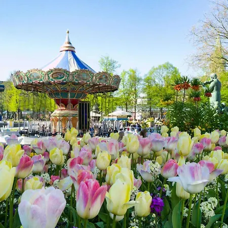 Walk To Tivoli - Vaernedamsvej Cafes - Hidden Gem