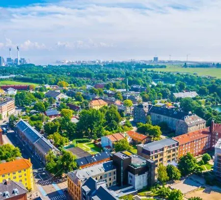 Walk To Tivoli - Vaernedamsvej Cafes - Hidden Gem * Copenhague