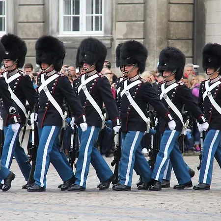 Walk To Tivoli - Vaernedamsvej Cafes - Hidden Gem * Copenhagen