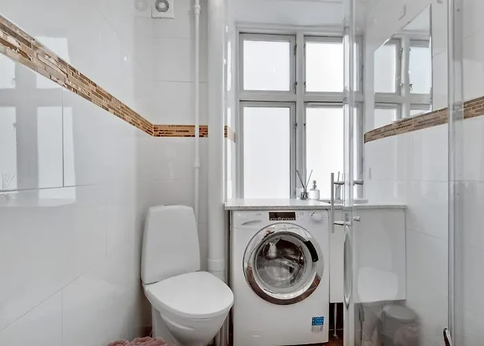 Walk To Tivoli - Vaernedamsvej Cafes - Hidden Gem *