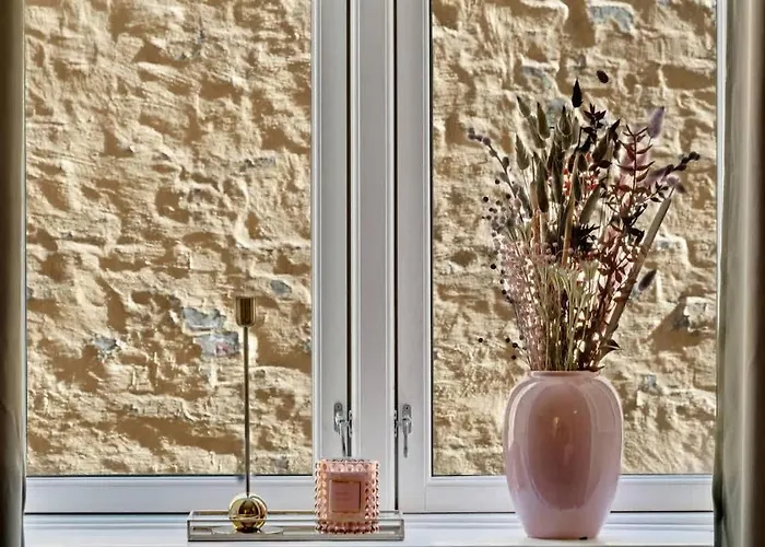 Walk To Tivoli - Vaernedamsvej Cafes - Hidden Gem