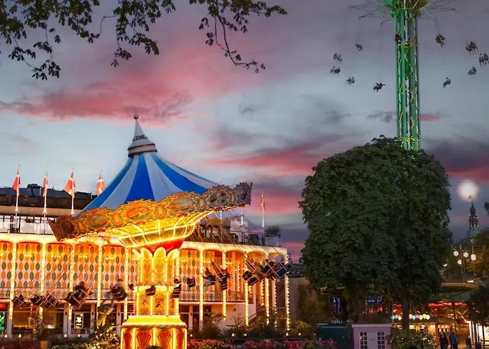 Walk To Tivoli - Vaernedamsvej Cafes - Hidden Gem *