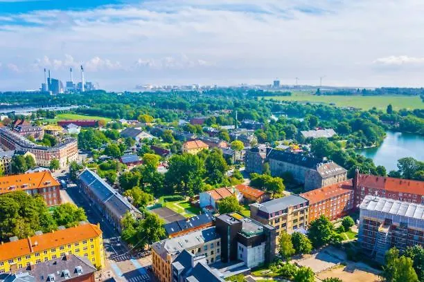 Walk To Tivoli - Vaernedamsvej Cafes - Hidden Gem * Copenhagen